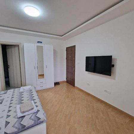 بودغوريتْسا Apartman Tolosi المظهر الخارجي الصورة