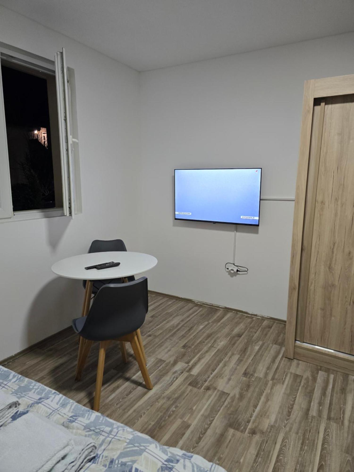 Apartman Tolosi بودغوريتْسا المظهر الخارجي الصورة