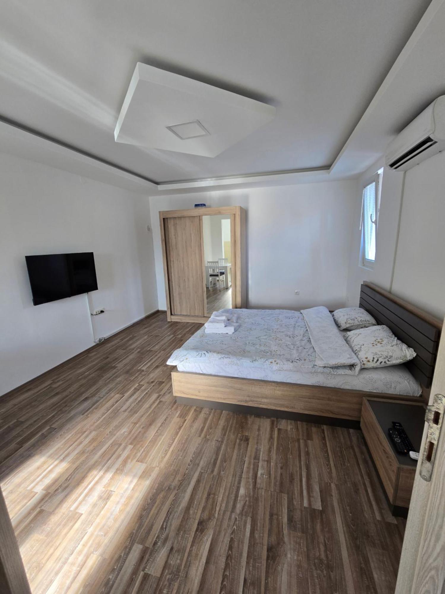 Apartman Tolosi بودغوريتْسا المظهر الخارجي الصورة